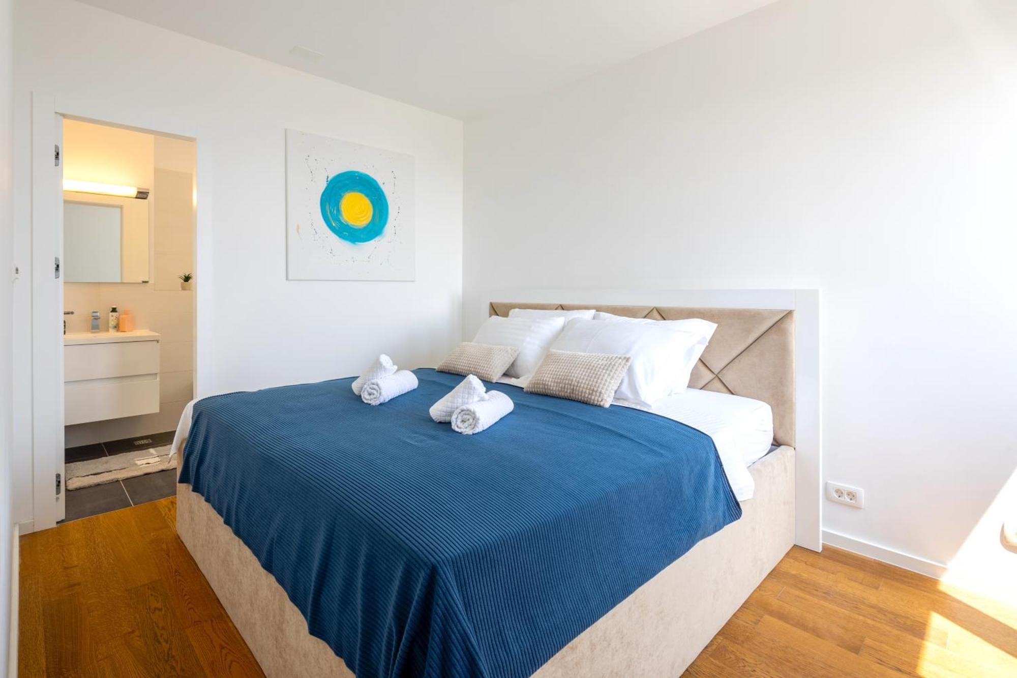 Luxury Bella Vista Holidays @ Kasuni Beach Apartment