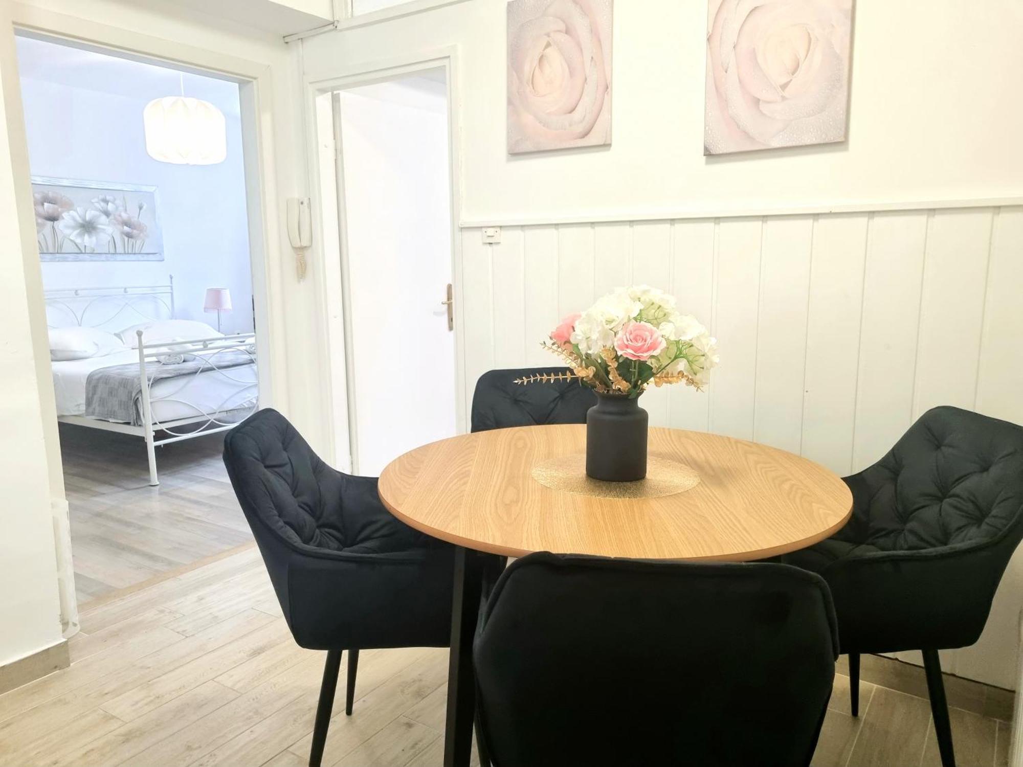 Apartment Charming In Center Split