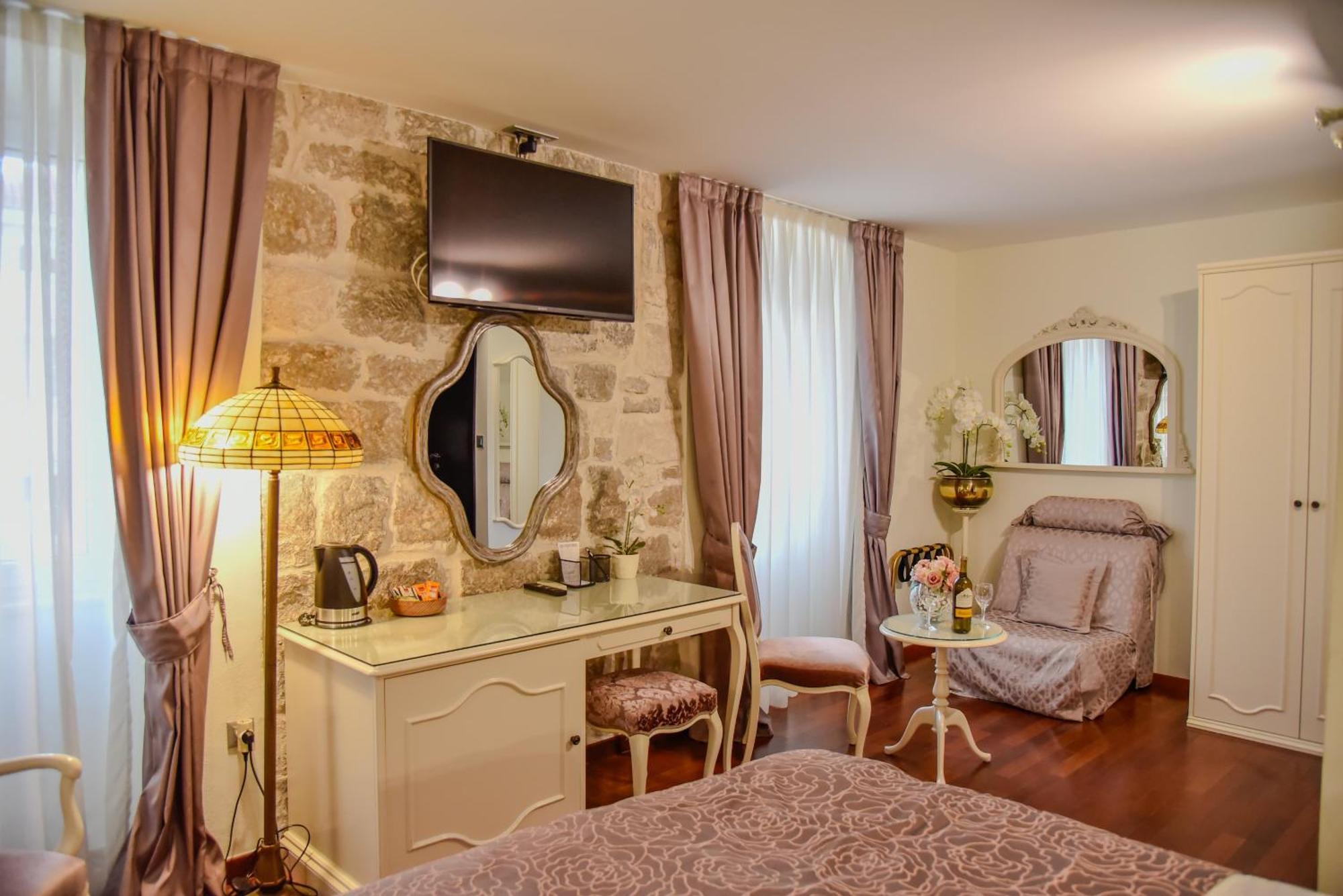 Hotel Kastel 1700 3*