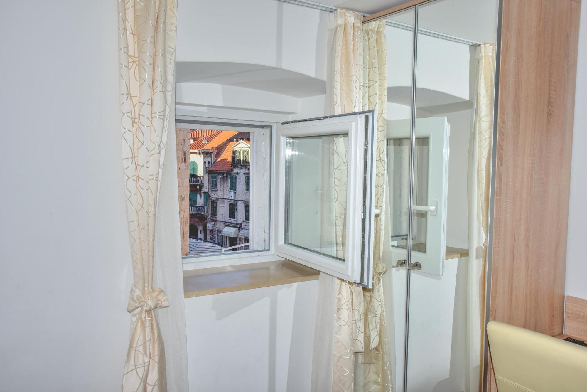 Kastel 1700 3*