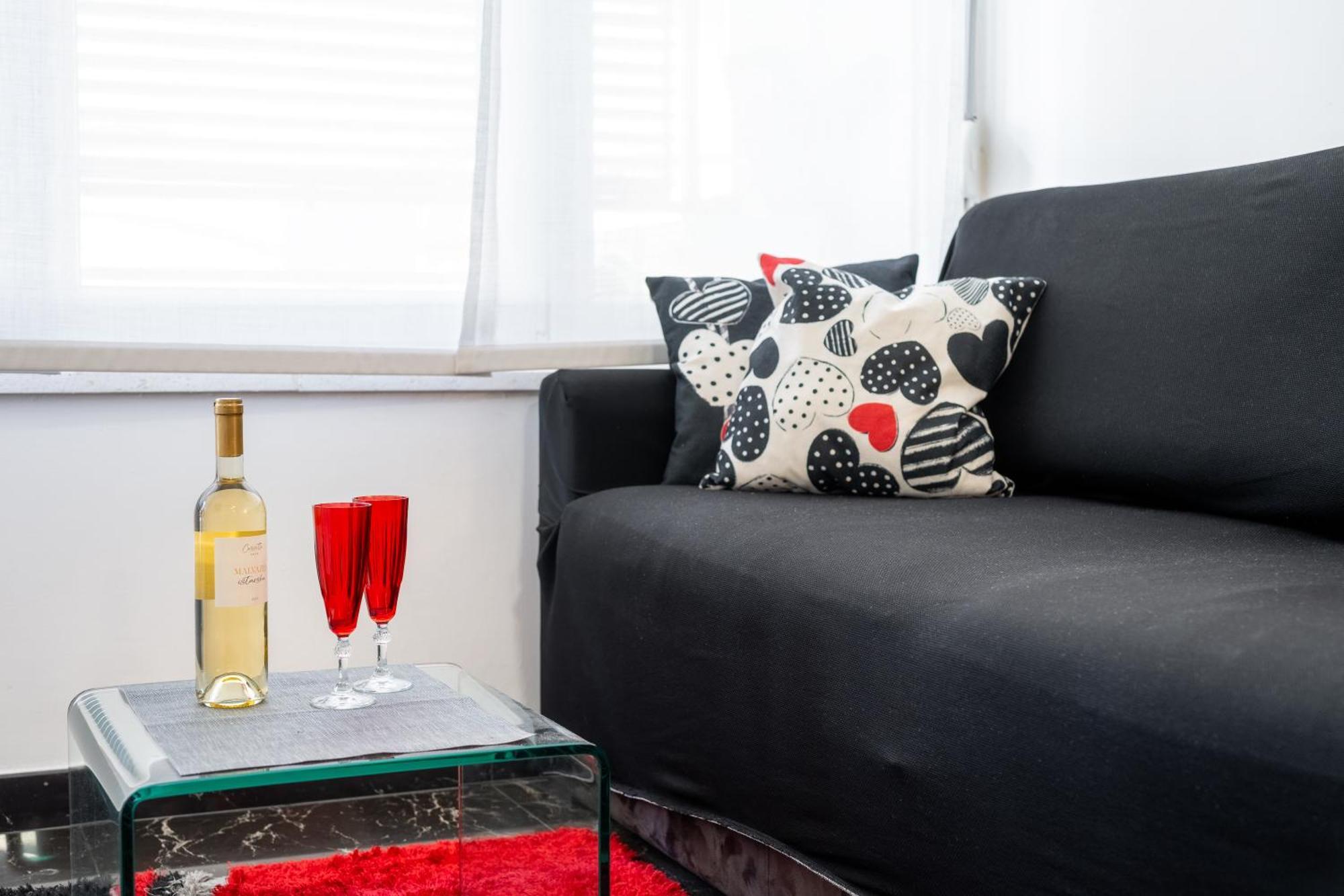 Apartment Theater *