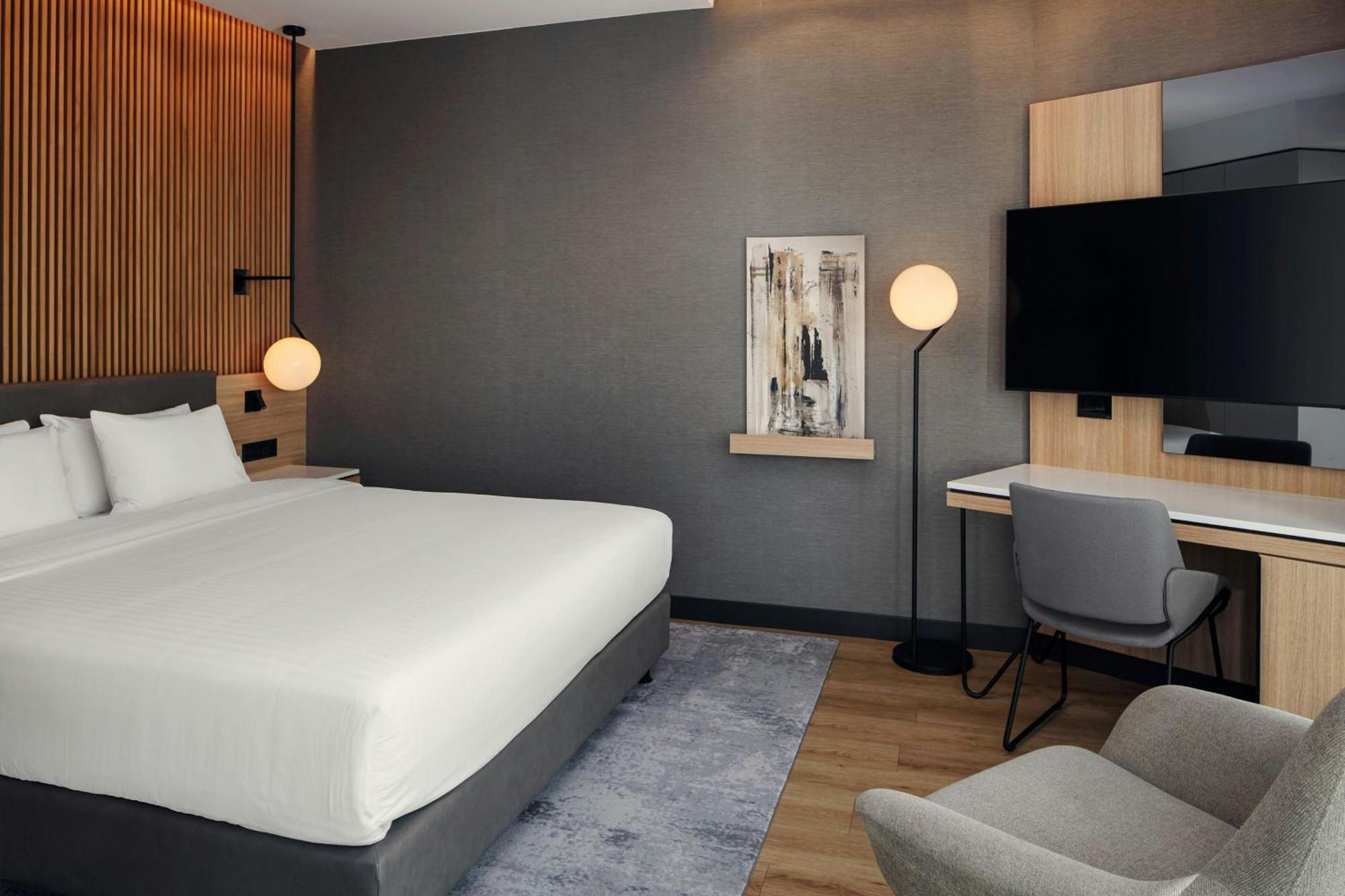 Ac By Marriott Split
