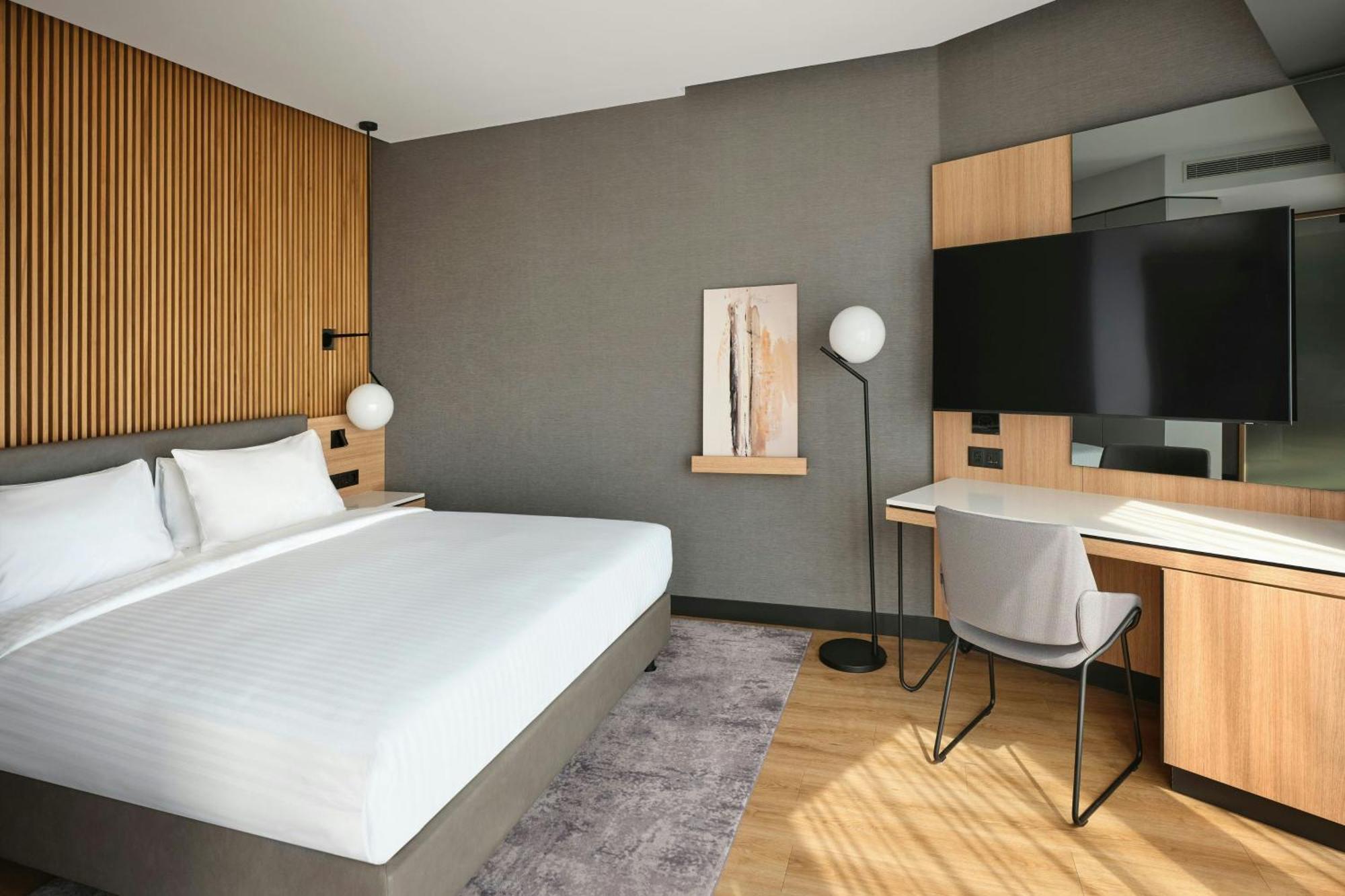 Ac By Marriott Split