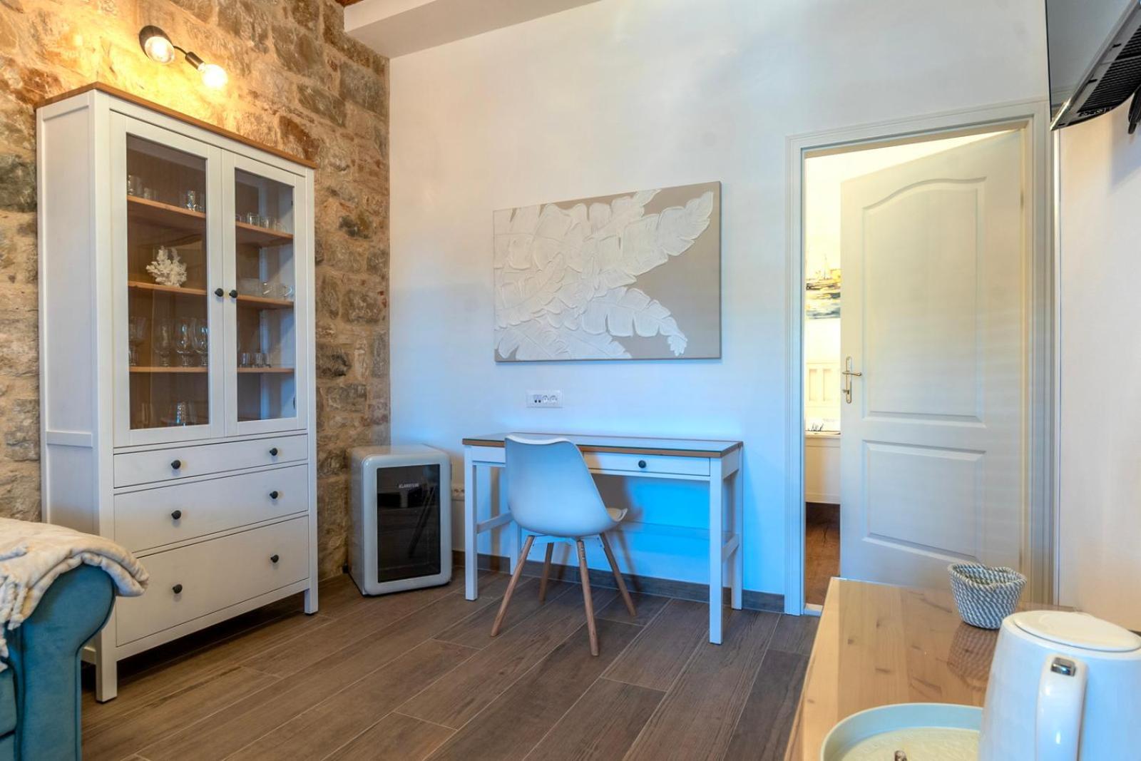 Marasovic Residence & Deluxe Apartments