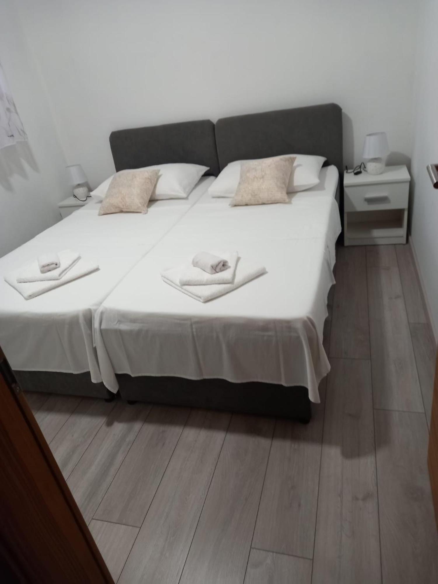 Apartment Neva With Free Private Parking Space *