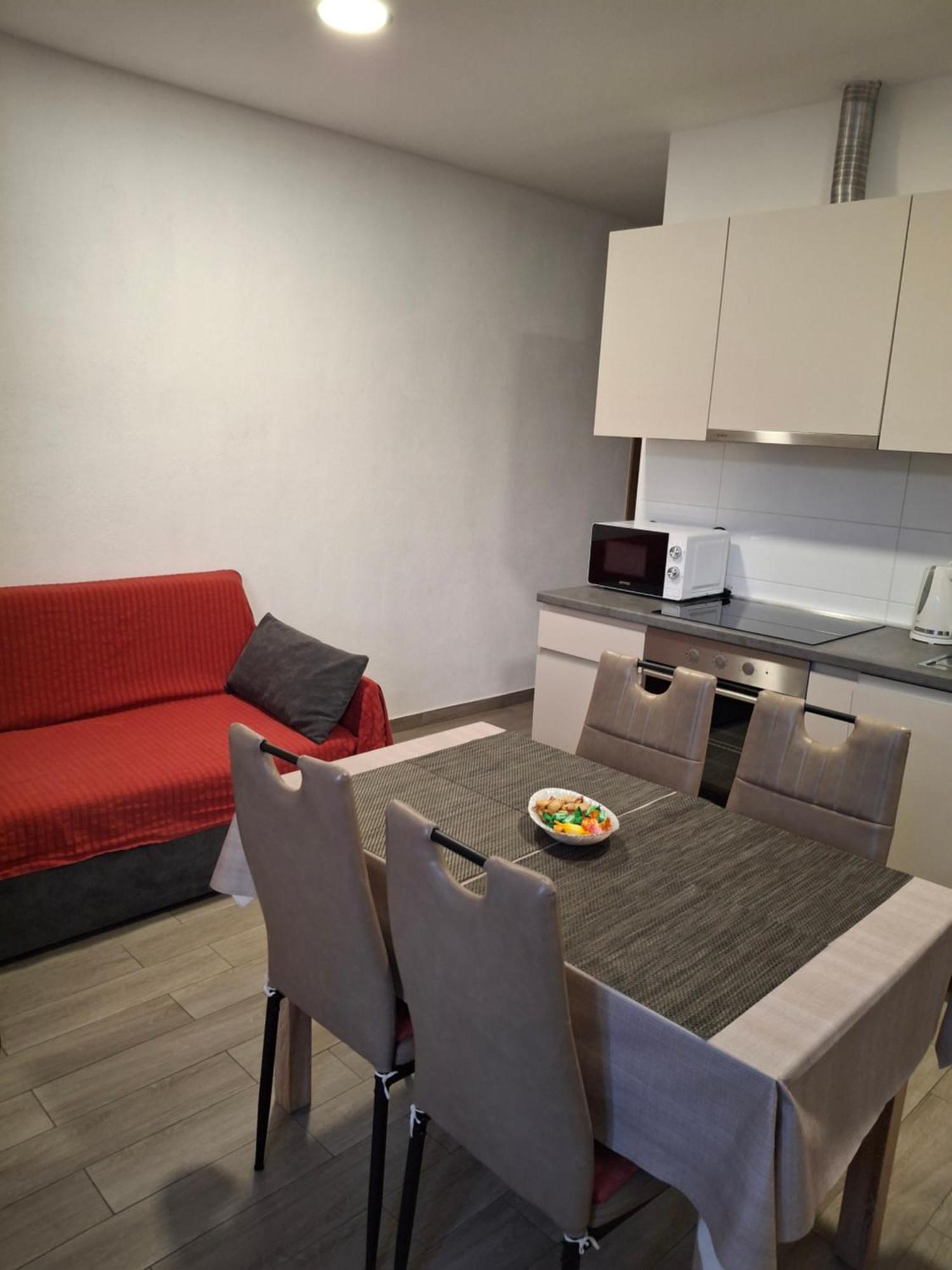 Neva With Free Private Parking Space Apartment Split
