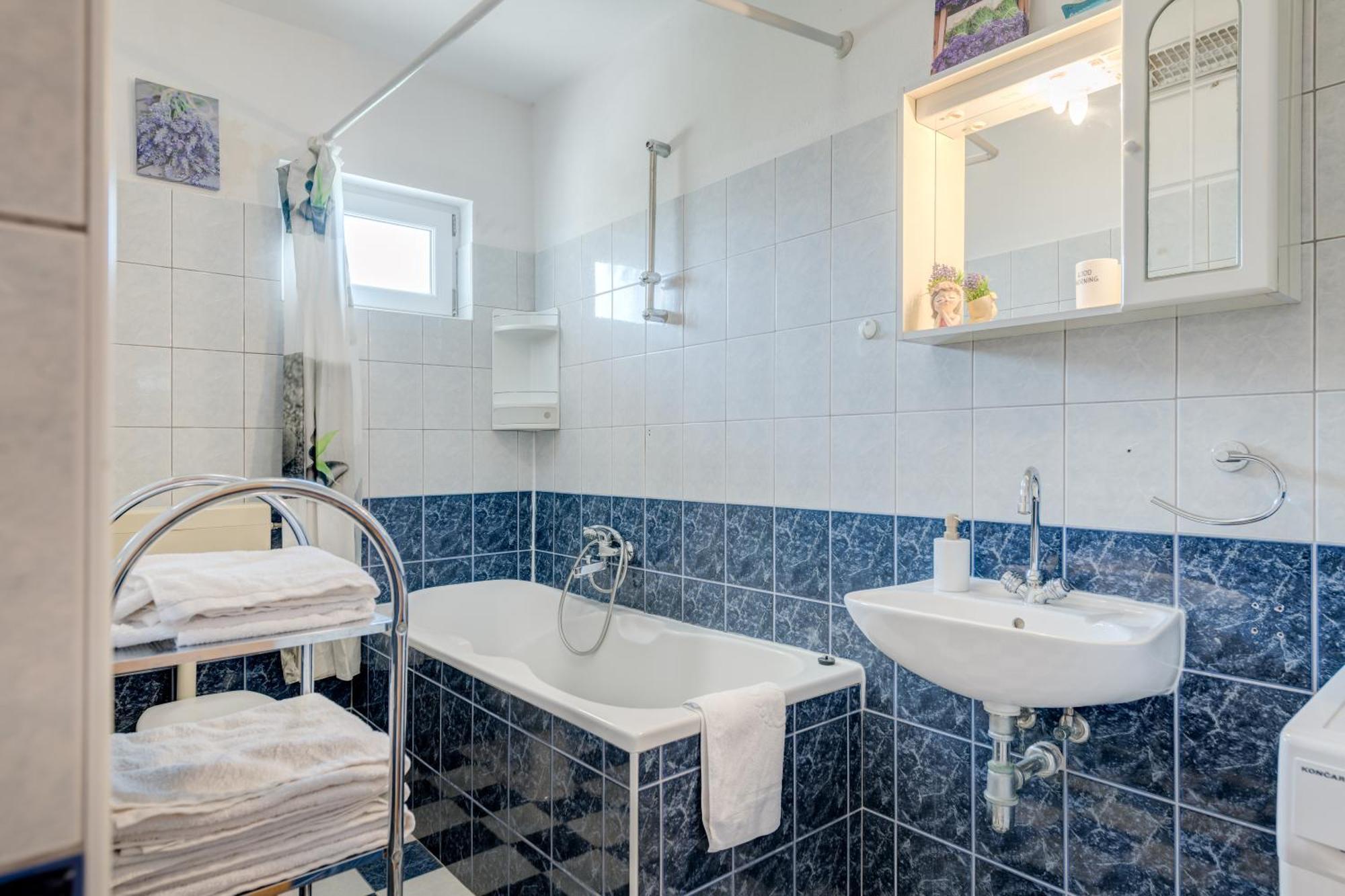 Lo Seaview Haven Apartment Split