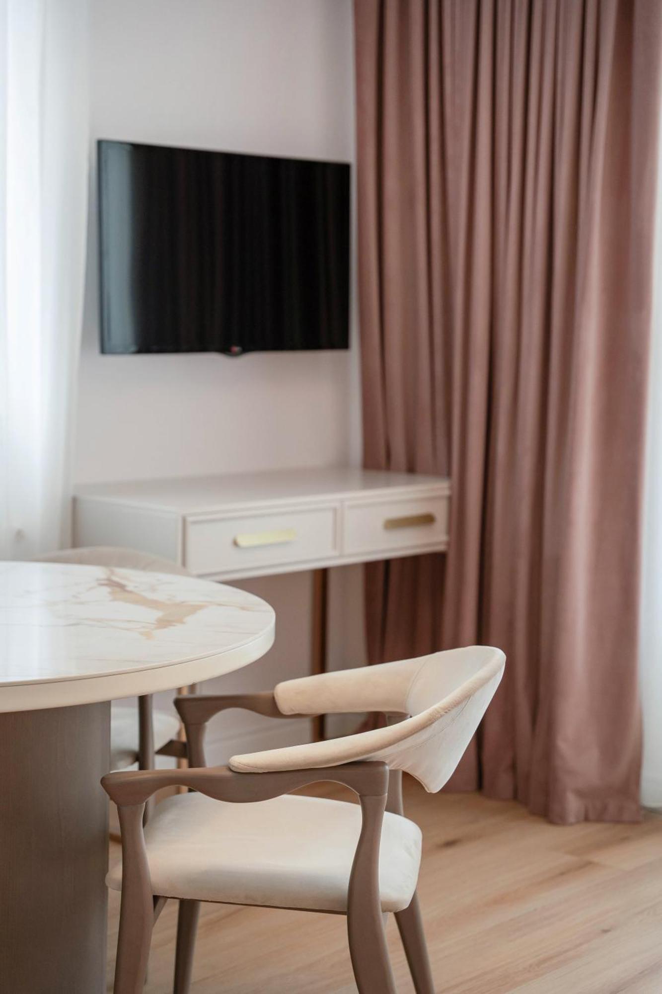 Bed & Breakfast Luxury Apartments Klara 5*