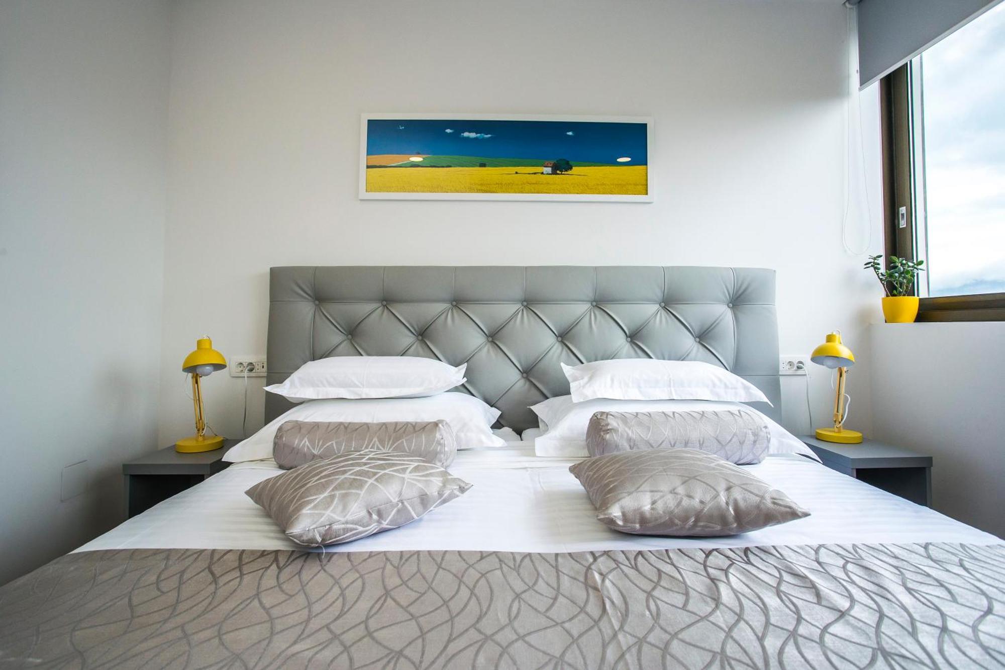 Guest house Royal Suites-sky Split