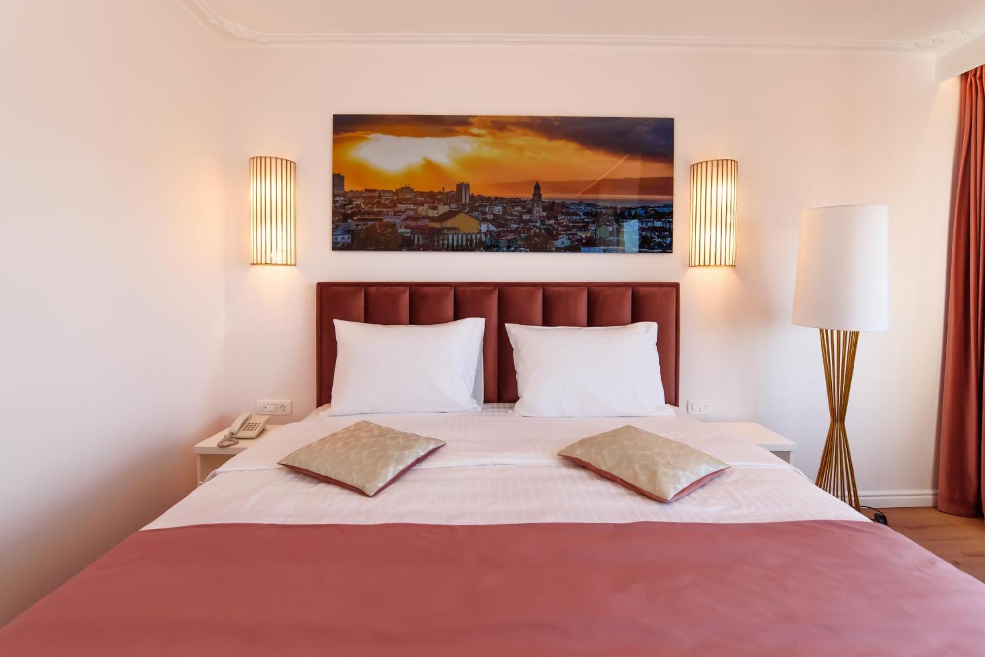 Luxe Hotel 4*