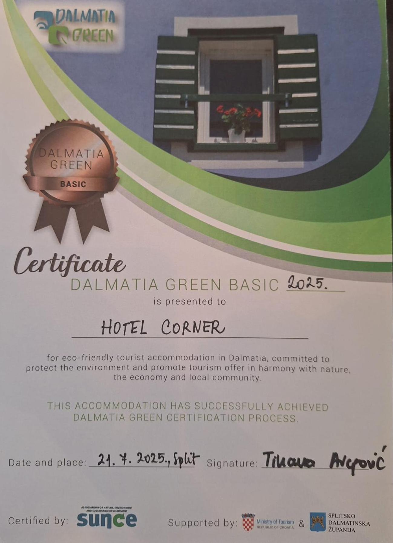 Hotel Corner 4*