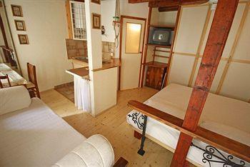 Cecilija Hotel
