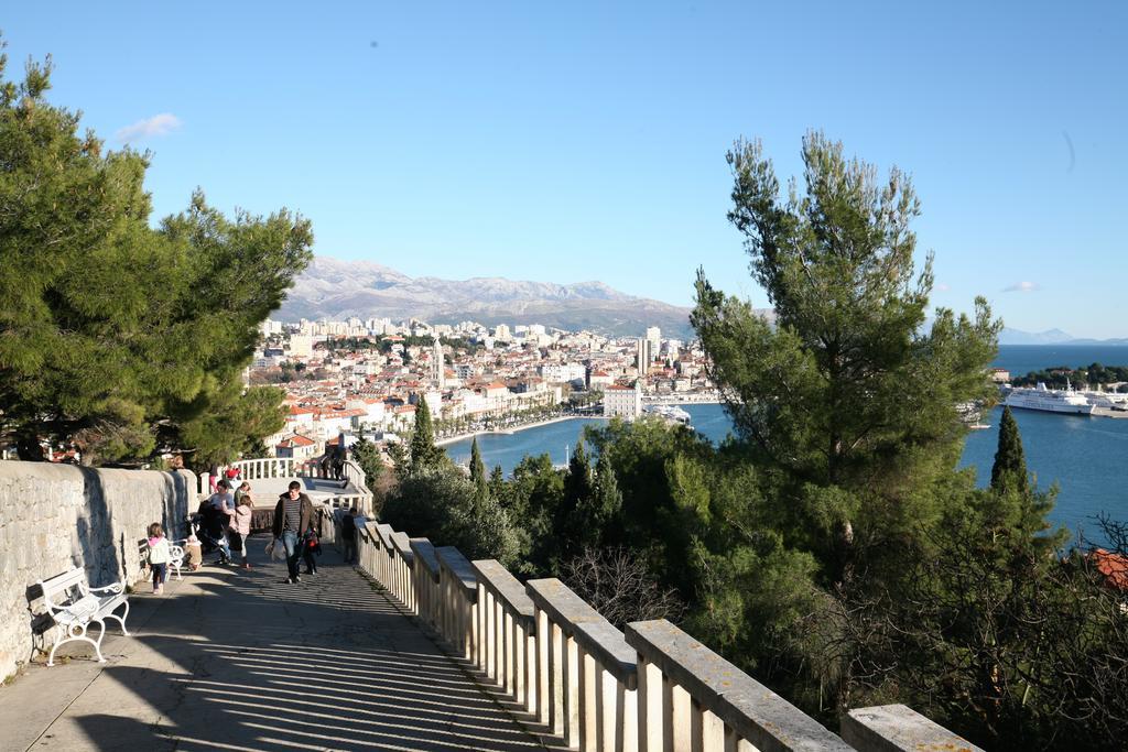 Bene 21 * Split