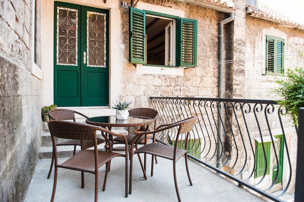 Guest house Kokolo Town House Split