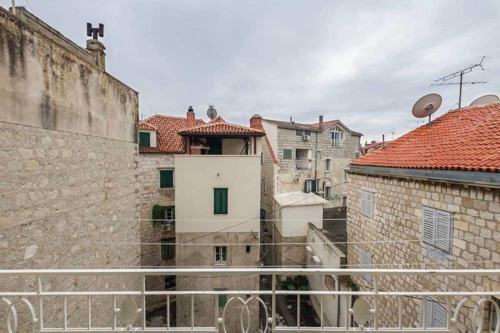 Central Old Town Guest house