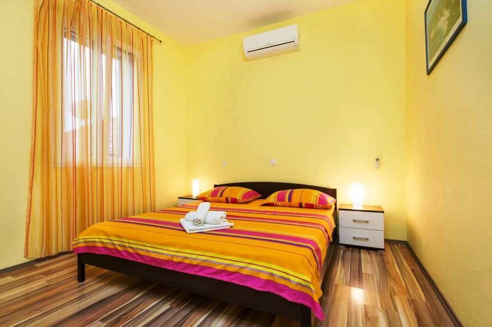 Central Old Town Guest house 3*