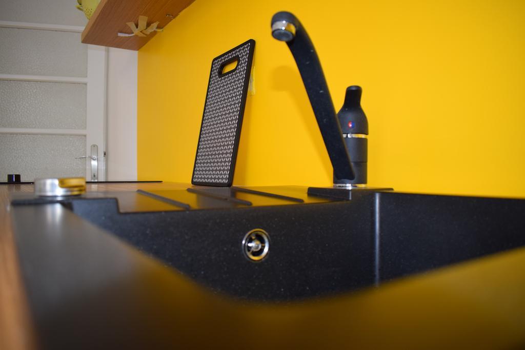 Galaxino Apartment Split