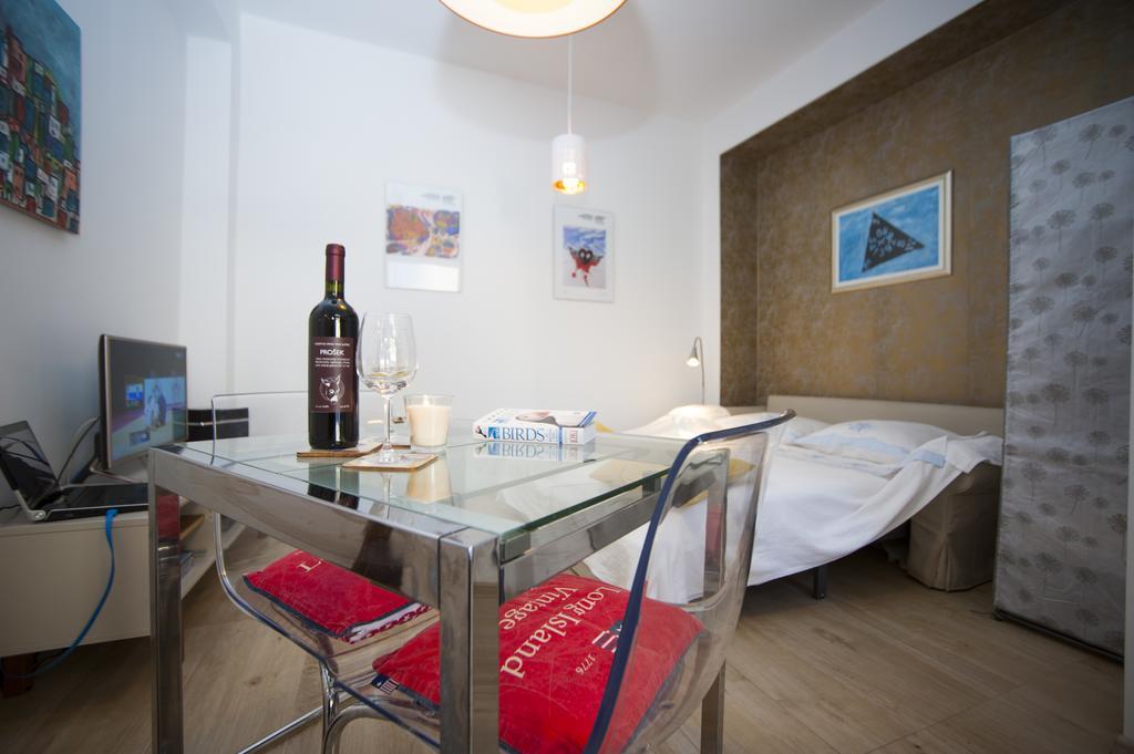 Ayre Apartment