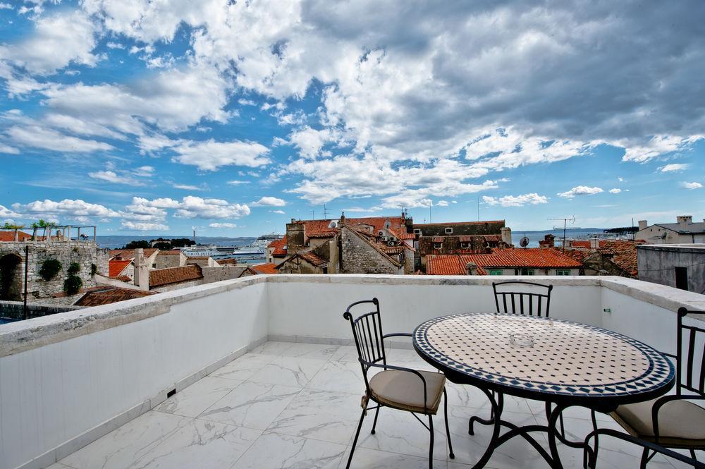 Jupiter Luxury Hotel 4*