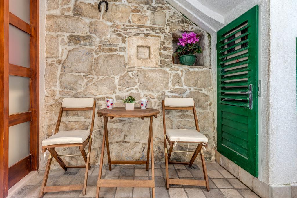 F Guest house