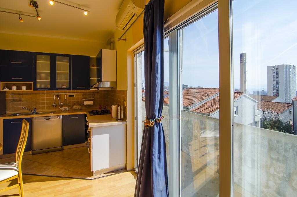 Music School Apartment *