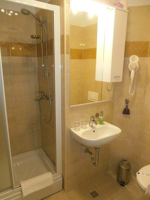 Song Guest house 4*