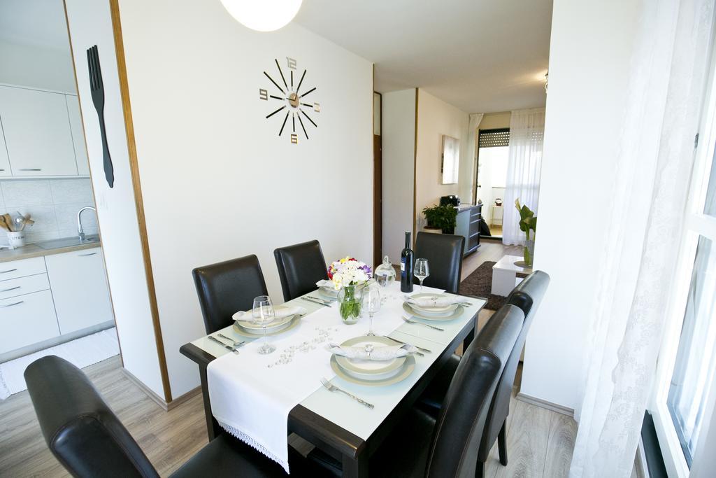 Golden Place Apartment