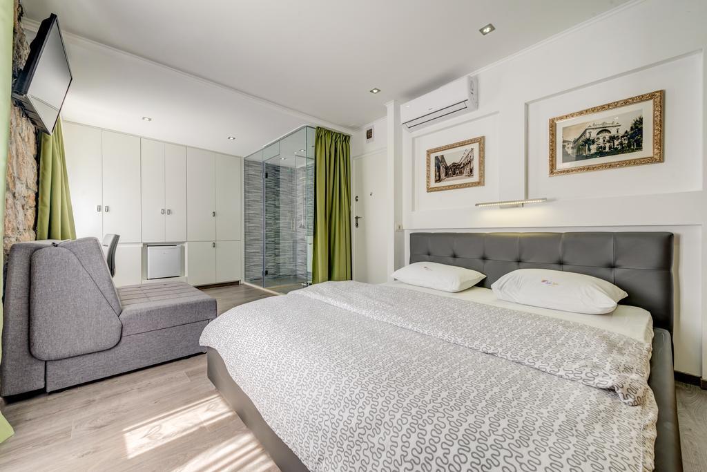 Splitersi Guest house