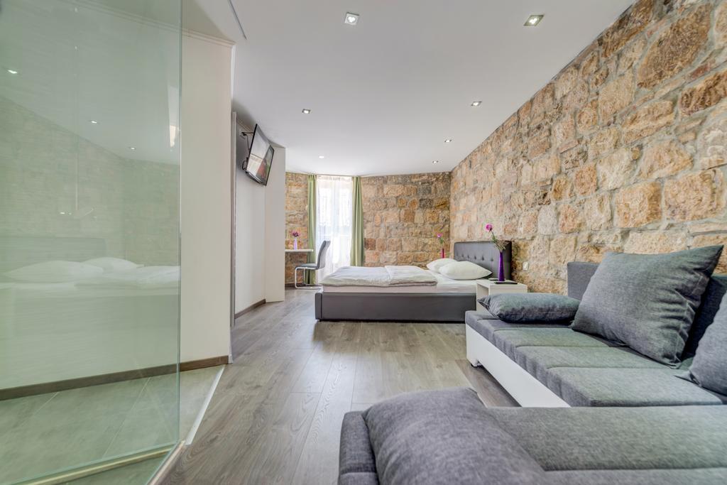 Splitersi Guest house