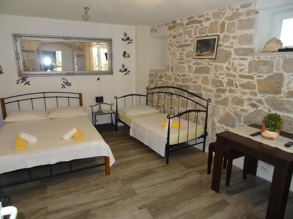 Nikolla Apartment
