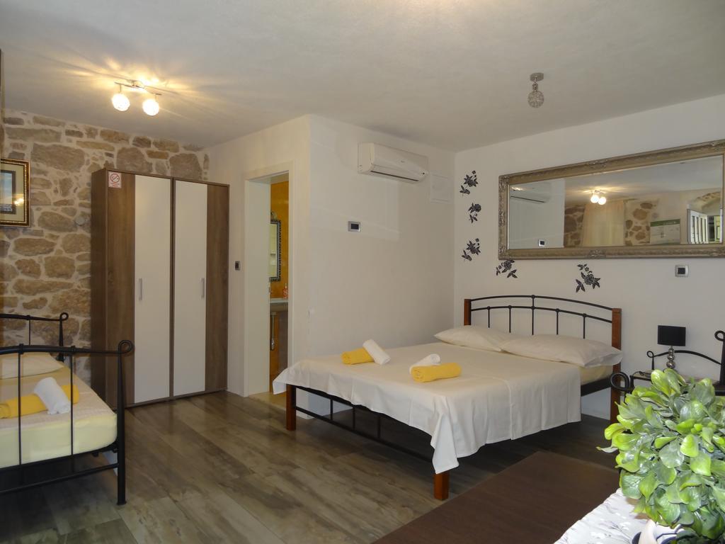 Apartment Nikolla *