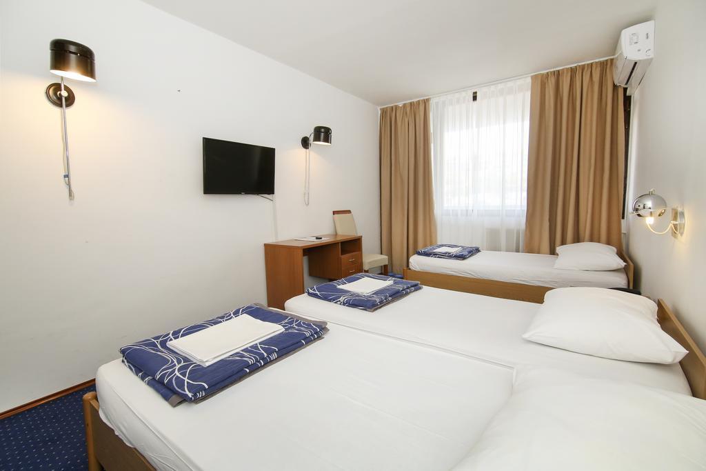 Zagreb 2* Split