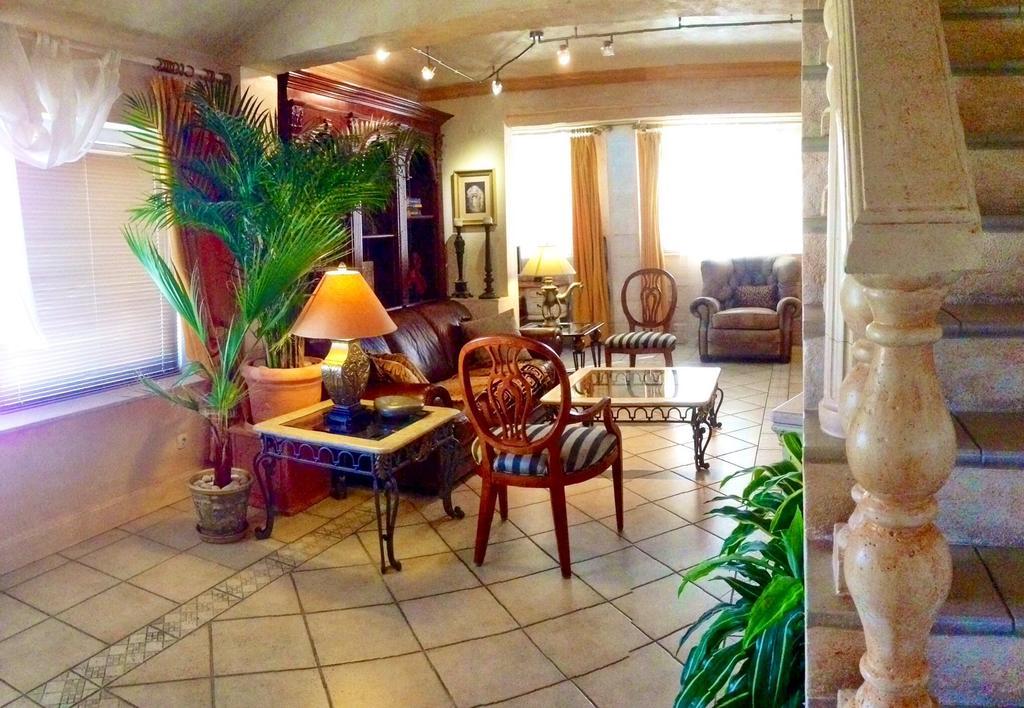 Marjan - 3 Bdr, 3 Bath, Parking * Split