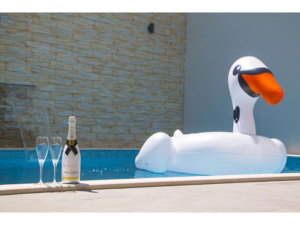 Luxury Pino