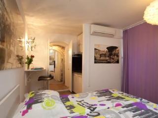 Veli Varos Apartment