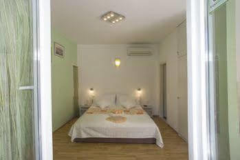 Central Old Town 3*