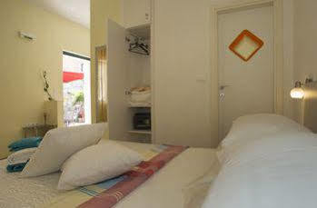 Central Old Town 3*