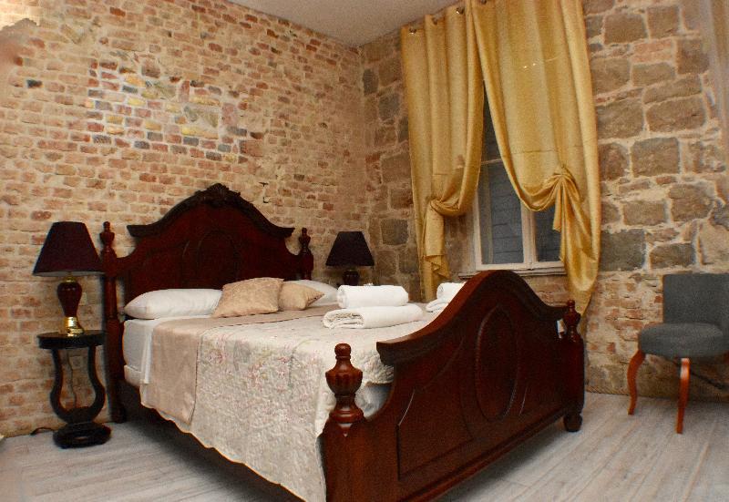 Pietra Rossa 4* Split