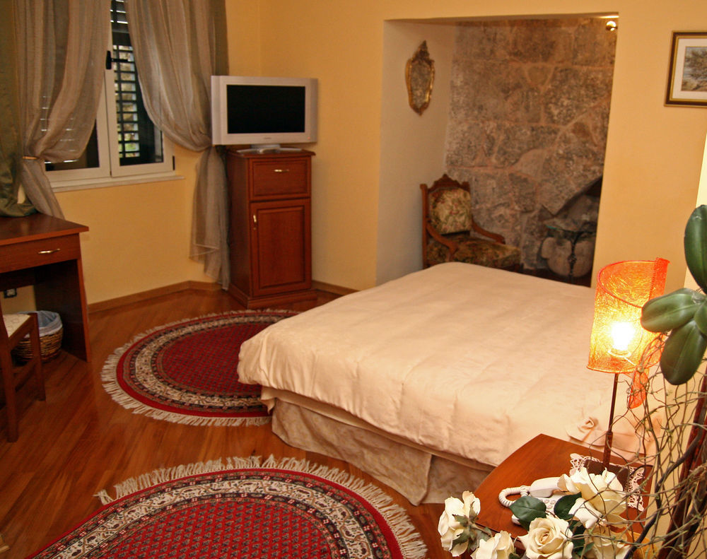 Hotel Peristil 3*