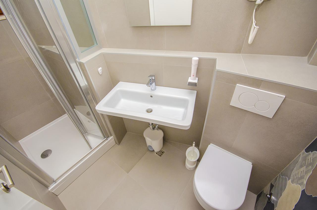 Dvor Hostel Split