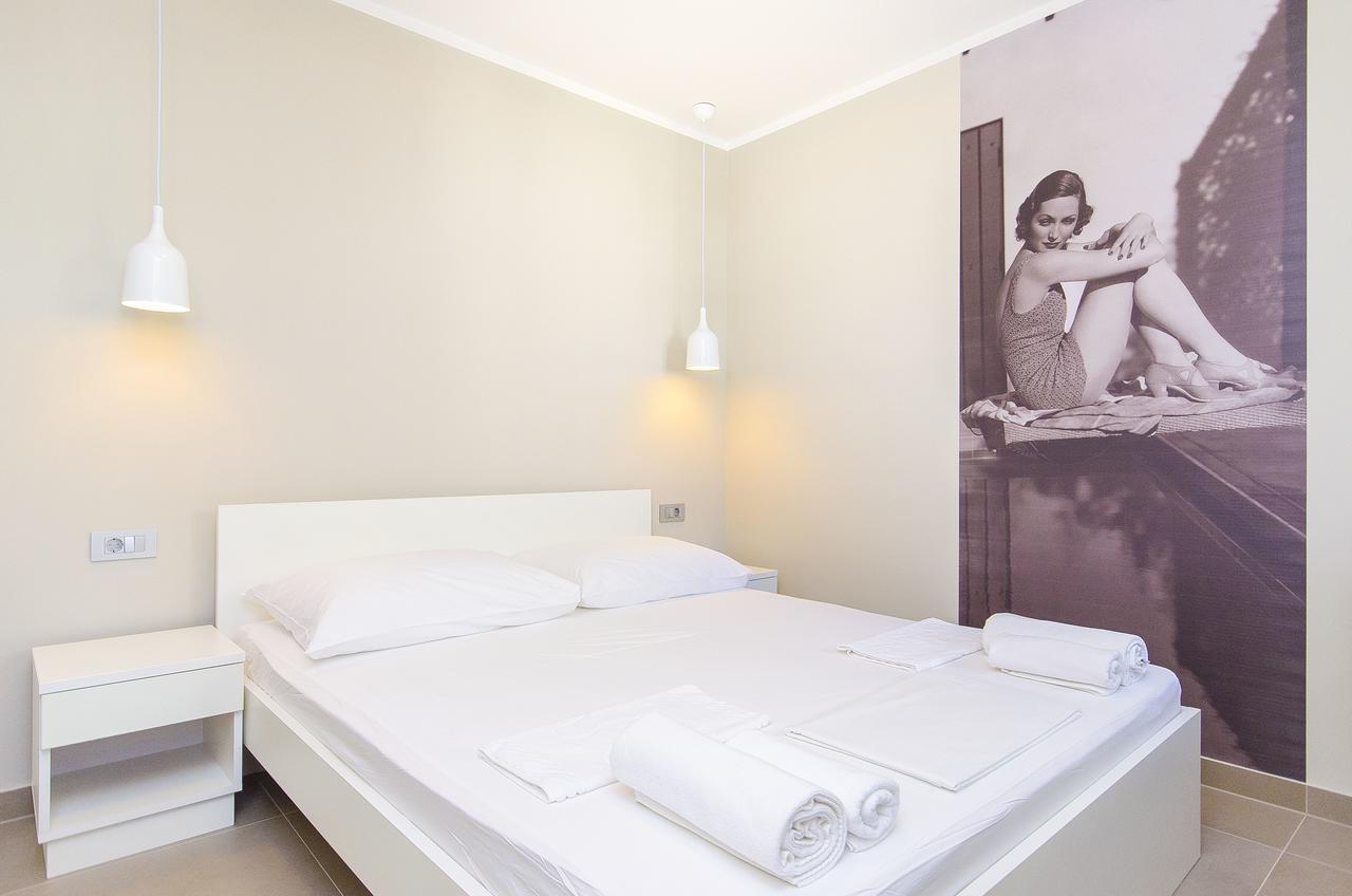 Dvor Hostel