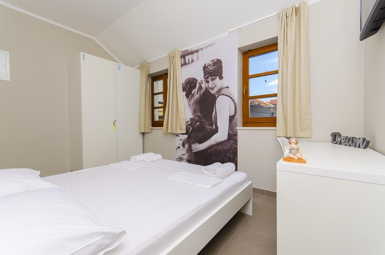 Hostel Dvor *