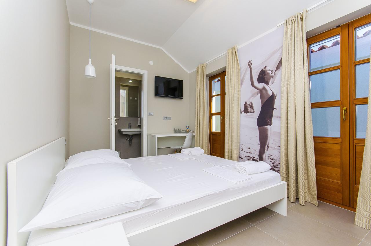 Hostel Dvor *