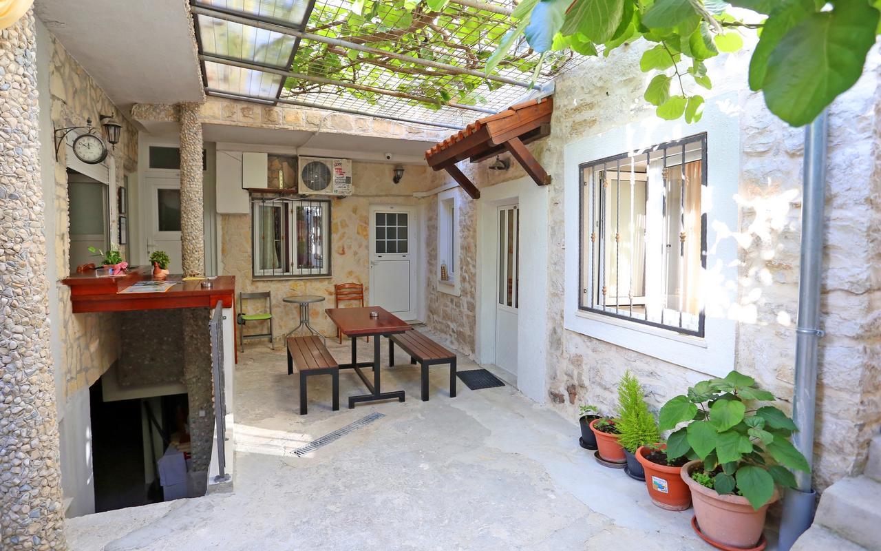 Nikolla Apartment