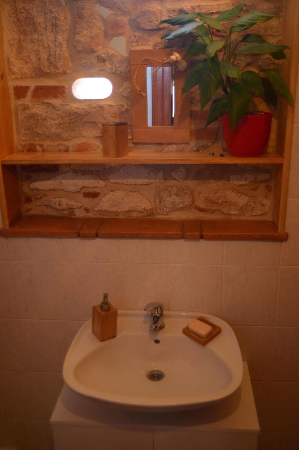 Cecilija Hotel 2*