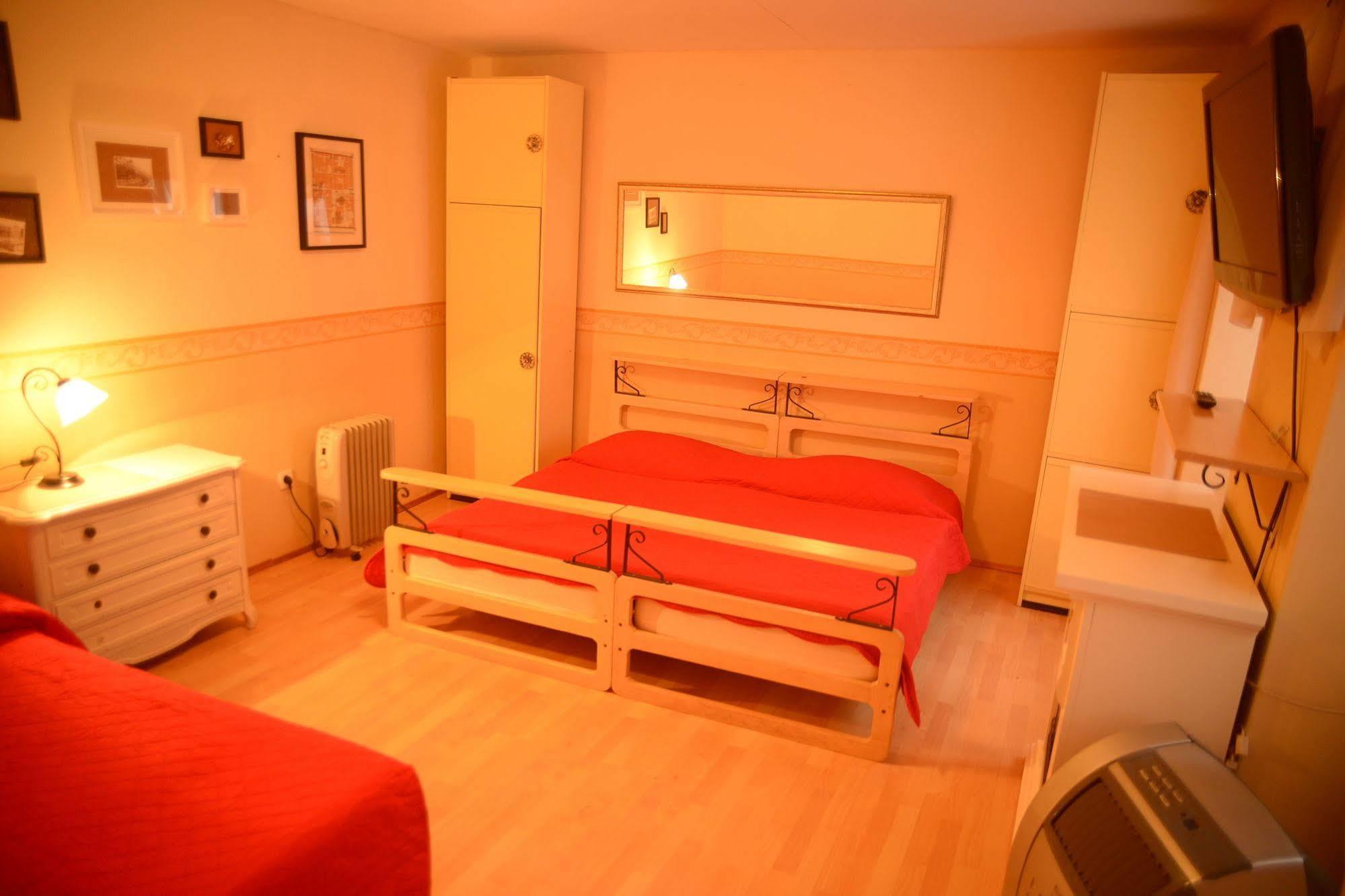 Hotel Cecilija 2*