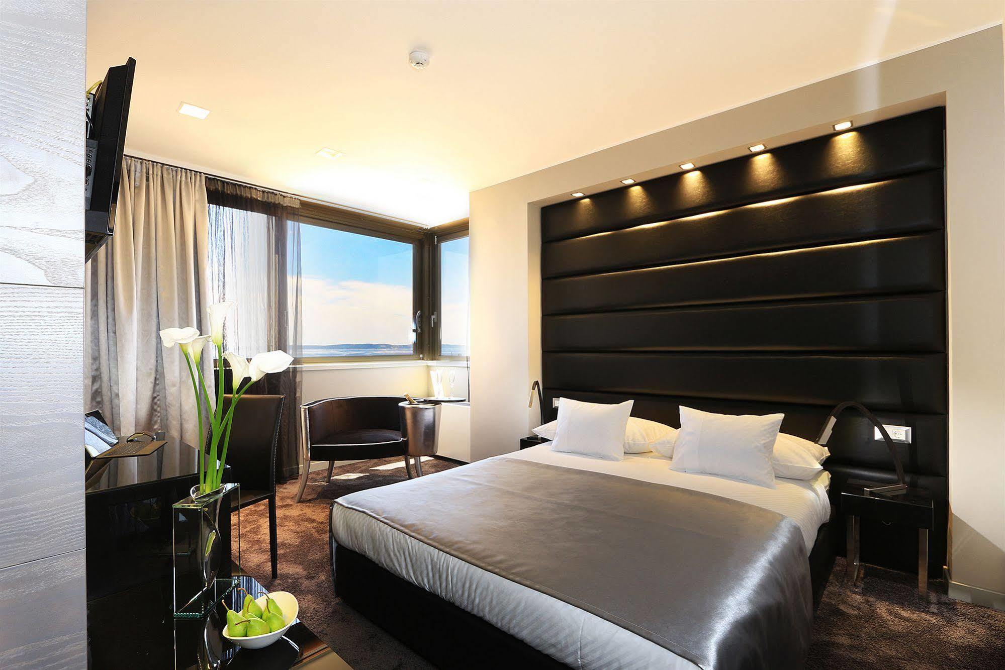 The View Luxury 4* Split
