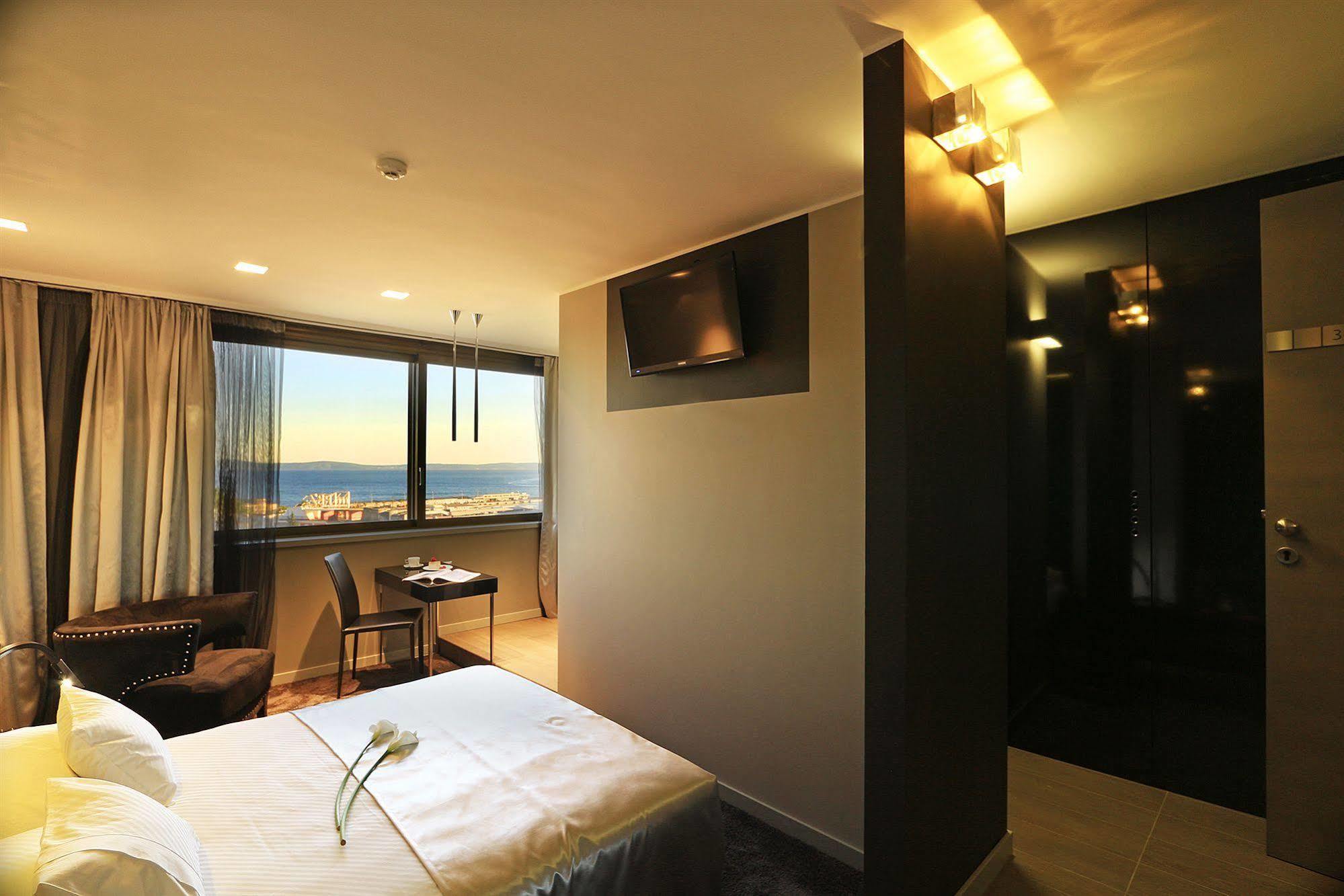 The View Luxury krevet i doručak 4*
