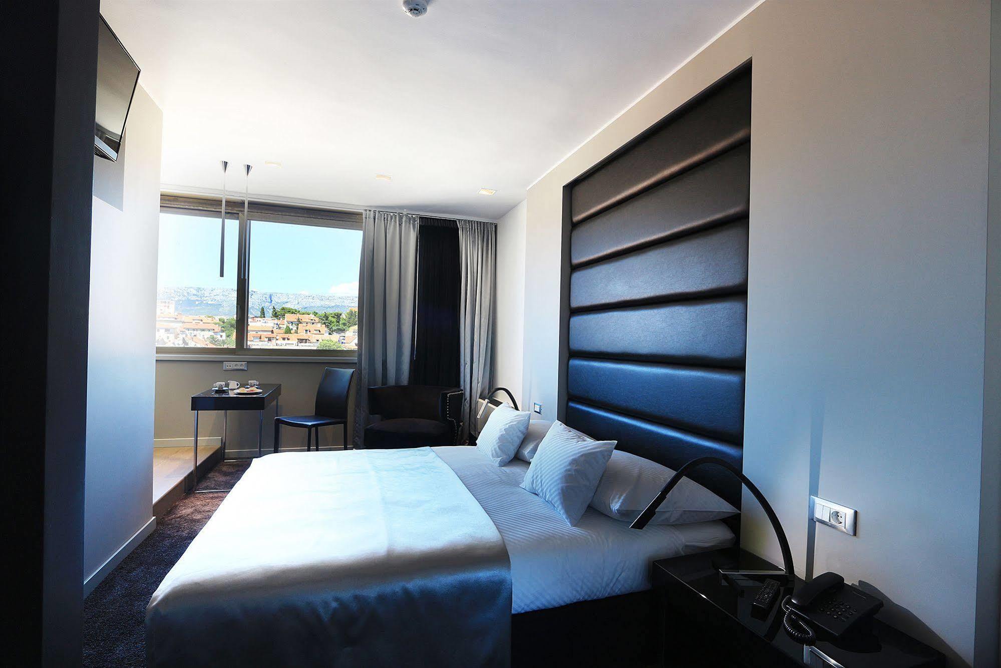 The View Luxury krevet i doručak 4*