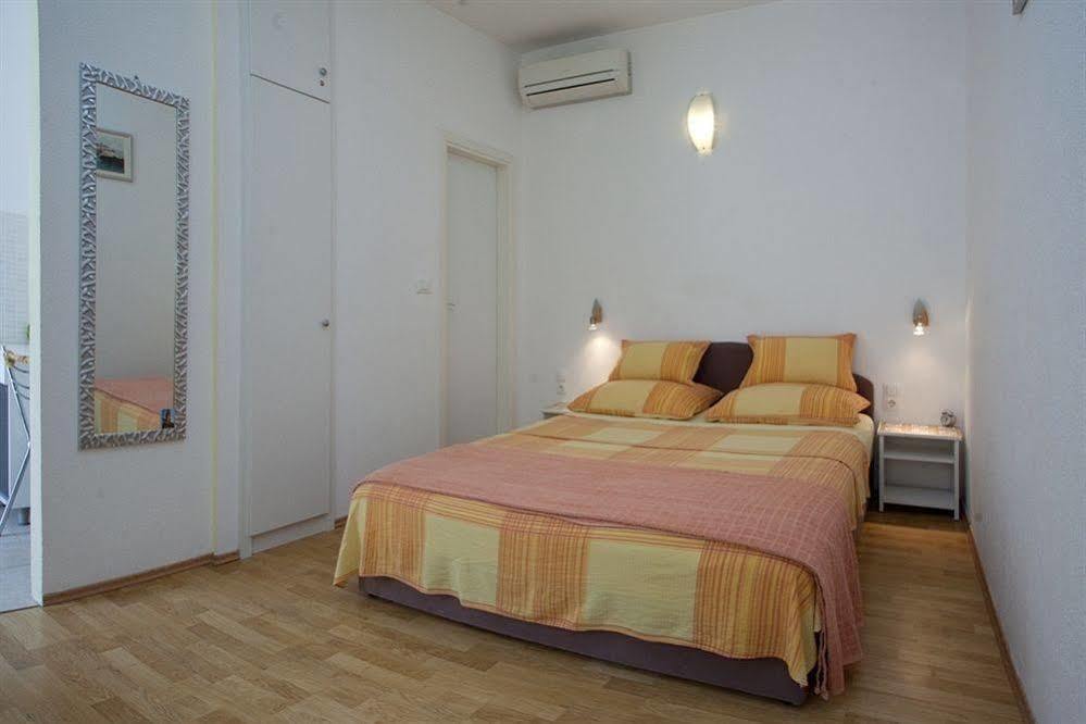 Central Old Town Guest house 3*